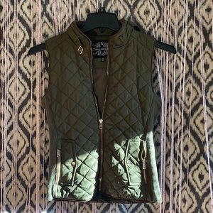 Super warm Shinestar vest 💚🖤